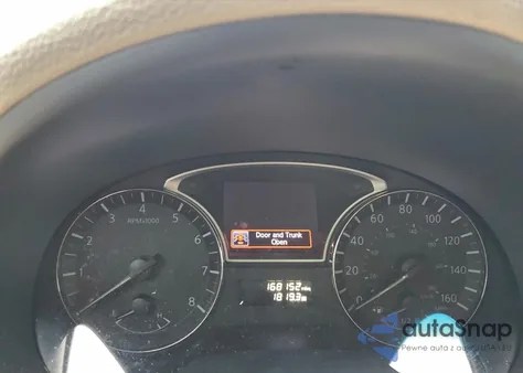 2015 Nissan Altima 2.5 z USA, uszkodzony, nr VIN 1N4AL3AP8FC270633